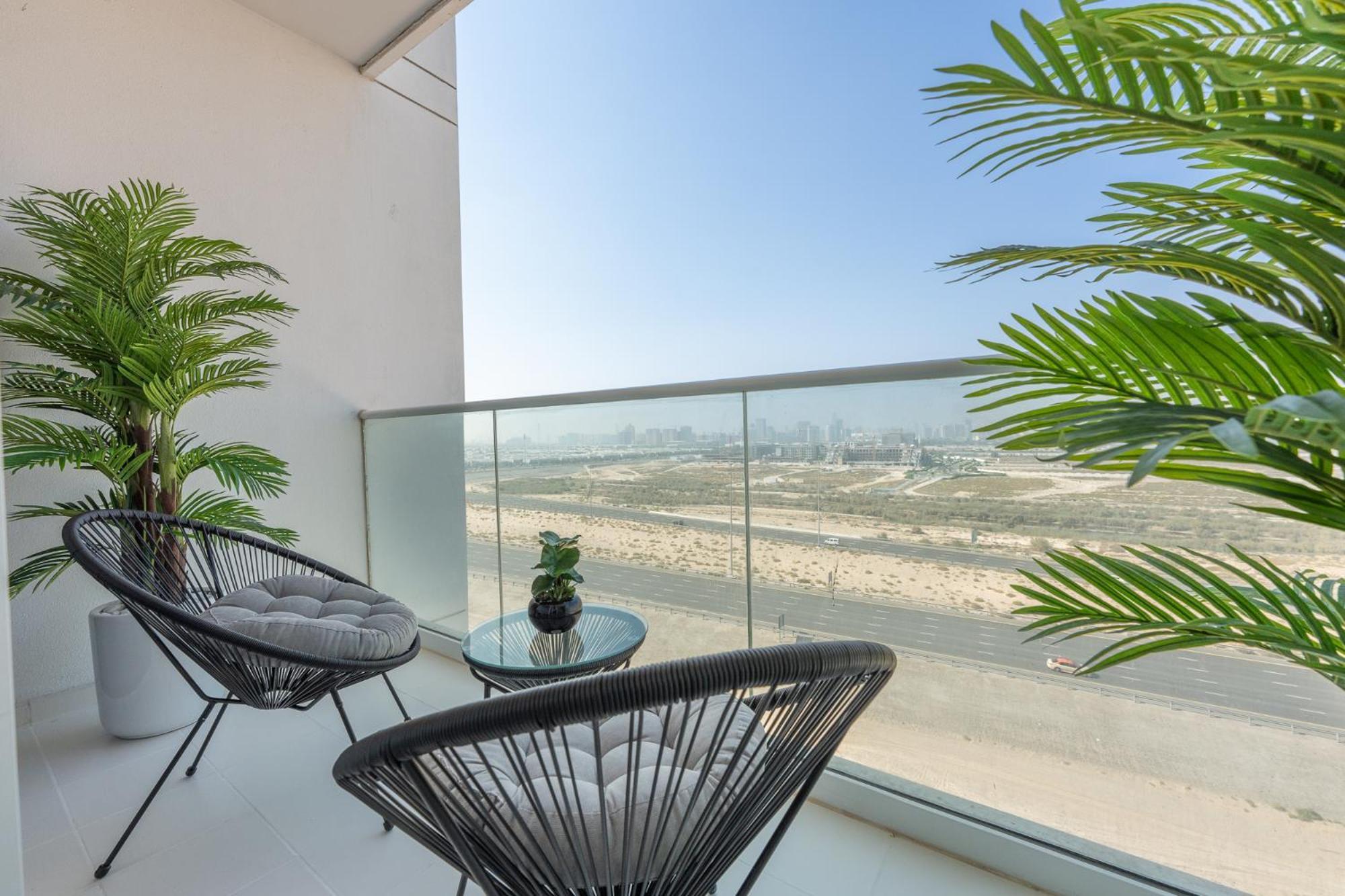 Spacious 1-bedroom At Carson C In Damac Hills With Peaceful Vibes Apartment *