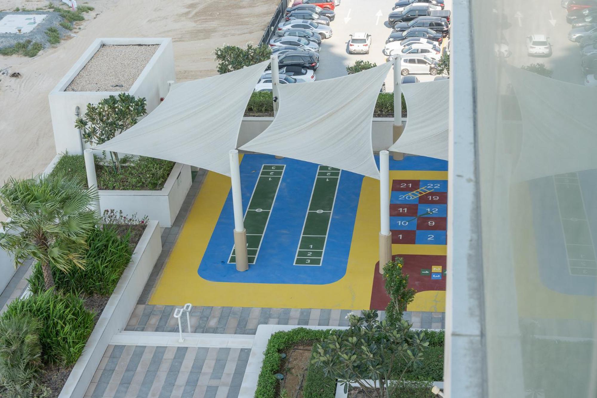 Apartment Spacious 1-bedroom At Carson C In Damac Hills With Peaceful Vibes Dubai