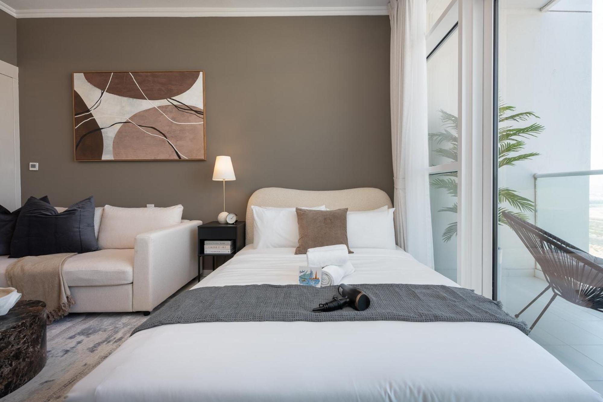 Spacious 1-bedroom At Carson C In Damac Hills With Peaceful Vibes Apartment
